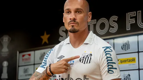 Animado! Maicon comenta estreia pelo Santos e mostra confiança na Sulamericana