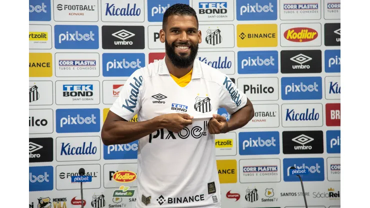 Determinado! Willian Maranhão é apresentado e promete brigar por vaga no Santos