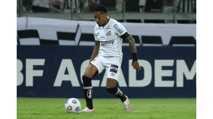 Foto: Fernando Moreno/AGIF - Marinho jogador do Santos durante partida contra o Atlético-MG no estádio Mineirão pelo campeonato Brasileiro A 2021