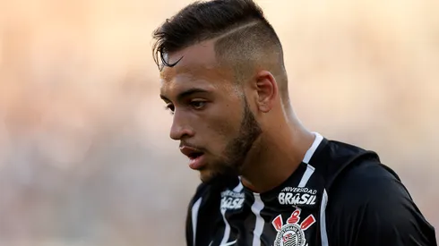 Foto: Daniel Vorley/AGIF - Jogador Maycon do Corinthians durante partida contra o Bragantino no estadio Pacaembu pelo campeonato Paulista 2018