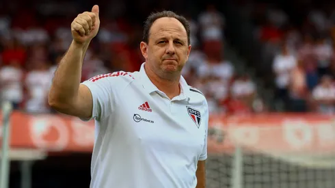 Foto: Marcello Zambrana/AGIF -Rogerio Ceni técnico do São Paulo durante partida contra o Corinthians no estádio Morumbi pelo campeonato Paulista 2022