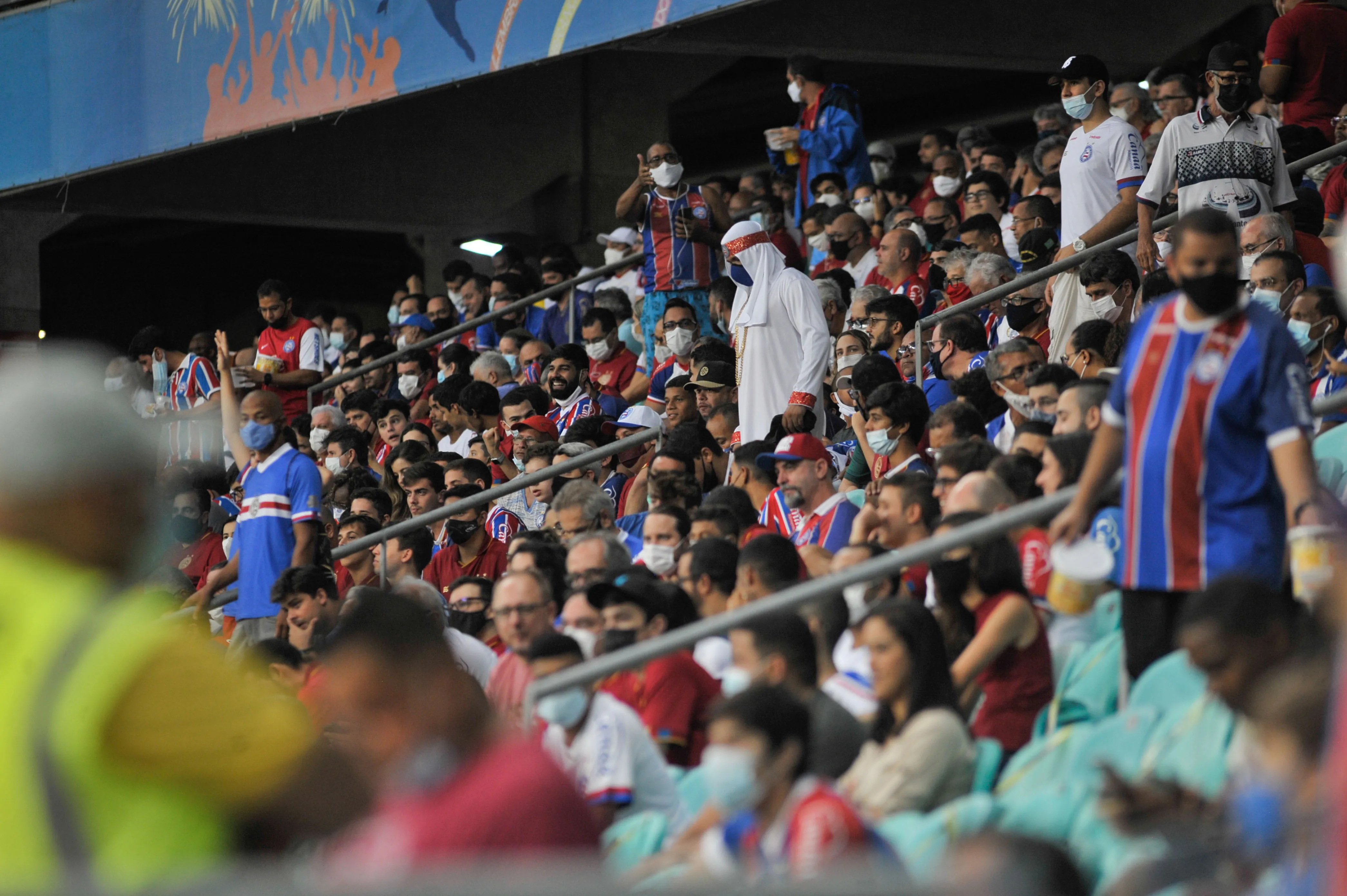 BA – Salvador – 07/11/2021 – BRASILEIRO 2021, BAHIA X SAO PAULO – Torcida durante partida entre Bahia e Sao Paulo no estadio Arena Fonte Nova pelo campeonato Brasileiro A 2021. Foto: Jhony Pinho/AGIF