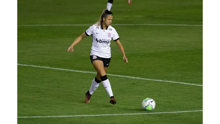 Foto: Rebeca Reis/AGIF - Giovanna Campiolo jogador do Corinthians durante partida contra o Ferroviária no estádio CT Parque São Jorge pelo campeonato Brasileiro Feminino 2020