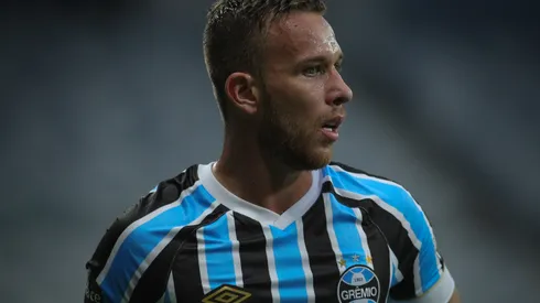 Foto: Pedro Vale/AGIF – Arthur do Grêmio durante partida contra o Cruzeiro no estádio Mineirão pelo campeonato Brasileiro A 2018.