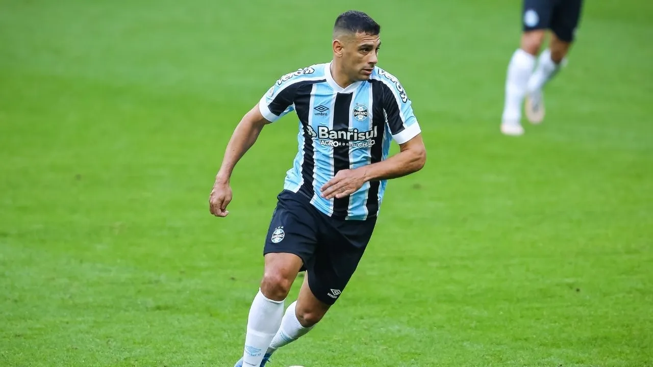 (Pedro H. Tesch/AGIF) – Diego Souza marcou seu nome como um dos maiores artilheiros no Campeonato Brasileiro na era dos pontos corridos