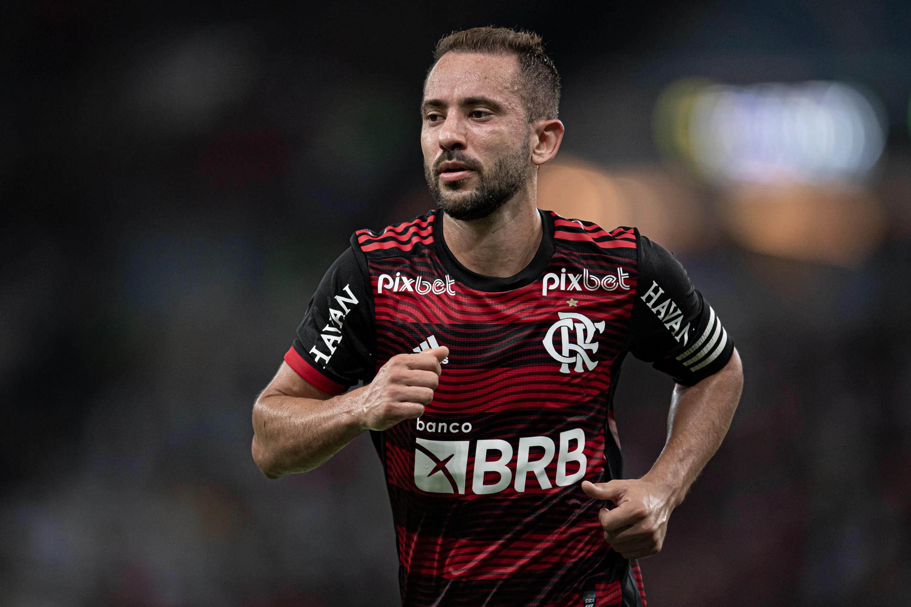 RJ – Rio de Janeiro – 16/03/2022 – CARIOCA 2022, VASCO X FLAMENGO – Everton Ribeiro jogador do Flamengo durante partida contra o Vasco no estadio Maracana pelo campeonato Carioca 2022. Foto: Jorge Rodrigues/AGIF