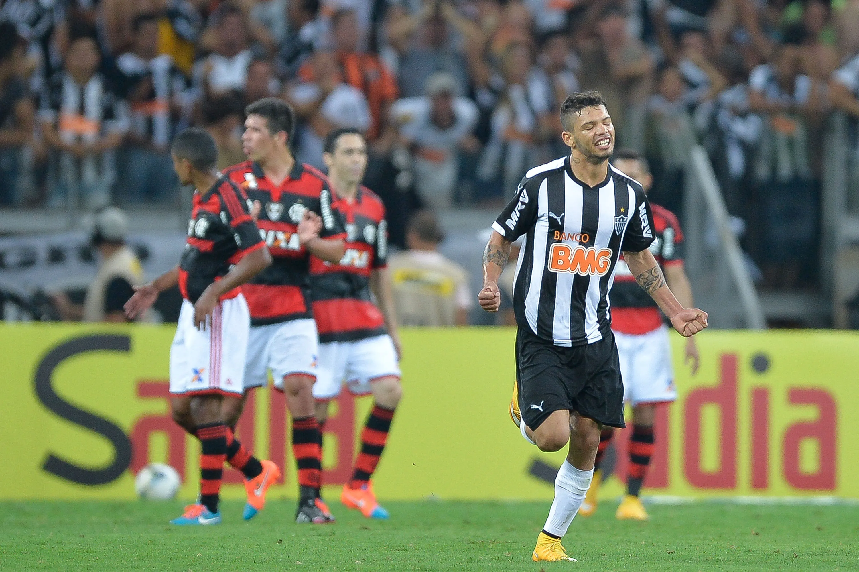 BELO HORIZONTE – MG – 05/11/2014 – Copa do Brasil 2014, Atletico-MG x Flamengo – durante a segunda partida da semifinal da Copa do Brasil no Mineirao. Foto: Pedro Martins/AGIF