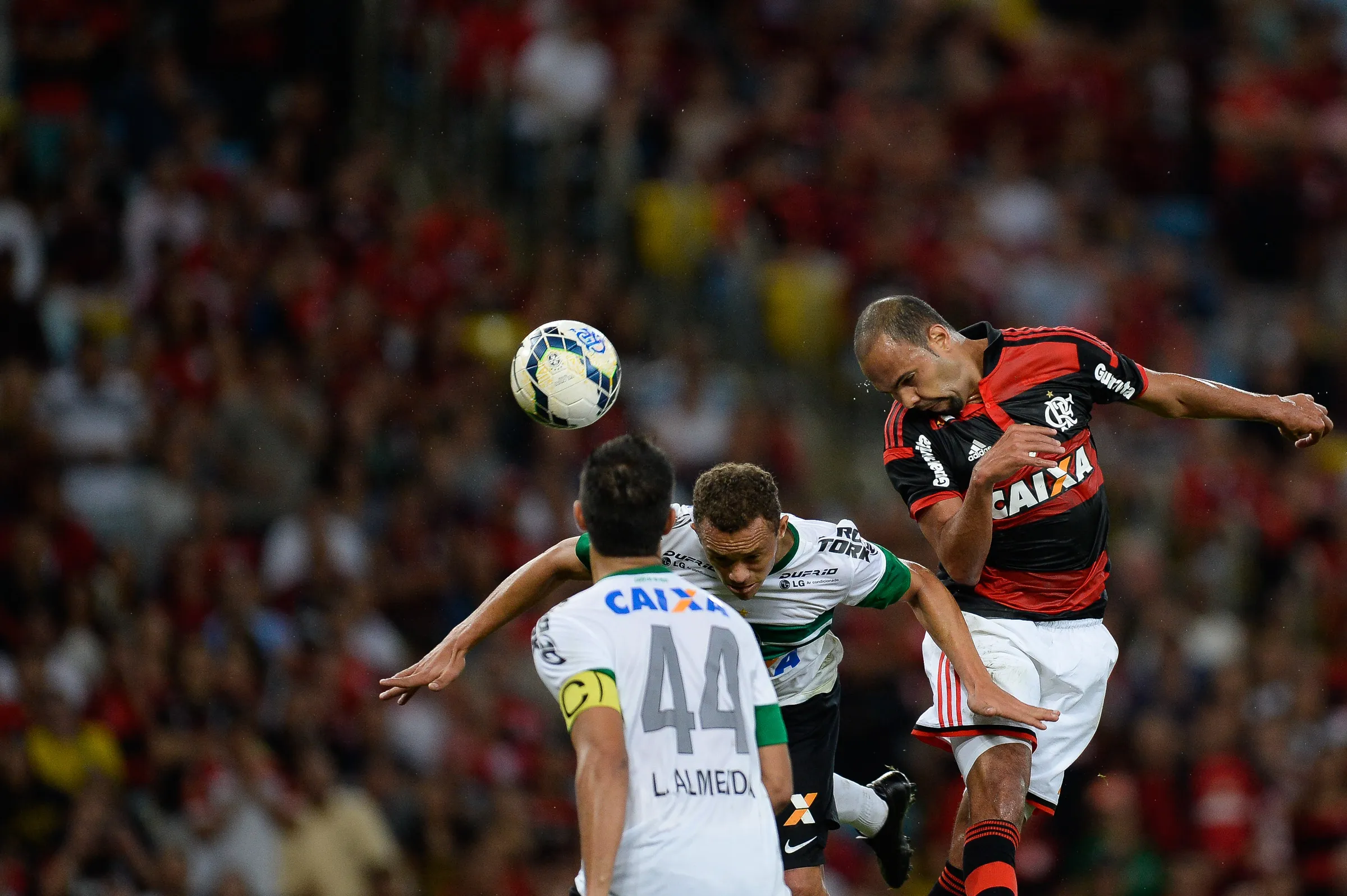 RIO DE JANEIRO – RJ – 03/09/2014 – COPA DO BRASIL 2014/ FLAMENGO X CORITIBA,  Alecsandro do Flamengo durante partida contra o Coritiba pela Copa do Brasil 2014 no Maracana. Foto: Pedro Martins/AGIF