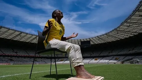 (Foto: Mineirão/Divulgação) Formiga é eterniza na Calçada da Fama do Mineirão