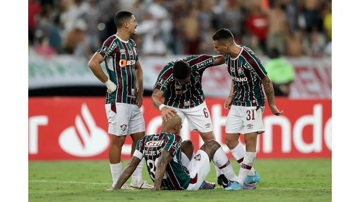 RIO DE JANEIRO, BRAZIL - MARCH 09: Felipe Melo of Fluminense reacts with teammates after winning a first leg match between Fluminense and Olimpia as part of Copa CONMEBOL Libertadores 2022 at Estadio Olímpico Nilton Santos on March 09, 2022 in Rio de Janeiro, Brazil. (Photo by Antonio Lacerda-Pool/Getty Images)