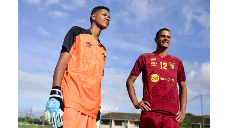 Maílson Santana/ Sport - Juba de Pedreiro e Luva de Goleiro