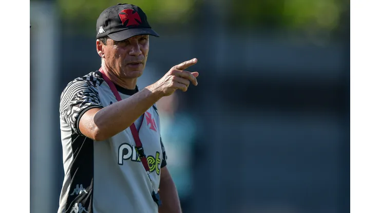 Foto: Thiago Ribeiro/AGIF- Zé Ricardo deve promover estreia do chileno contra a Ponte Preta