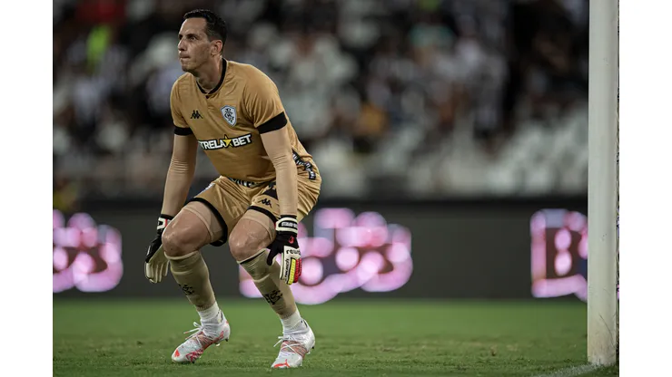 Foto: Jorge Rodrigues/AGIF - Gatito sai em defesa de defensor do Botafogo