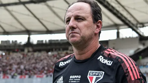 Foto: Thiago Ribeiro/AGIF- Rogério Ceni contestou sua expulsão após o duelo