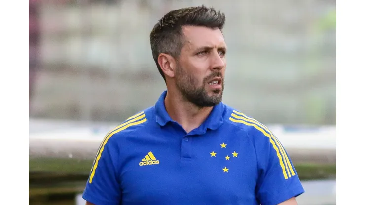 Fernando Moreno/AGIF - Paulo Pezzolano, técnico do Cruzeiro