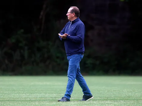 Textor 'age na surdina' e monitora situação de meio-campista do Palmeiras