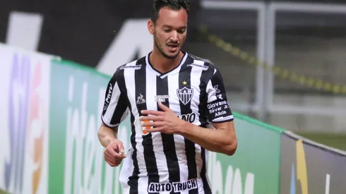 Foto: Fernando Moreno/AGIF – Réver é questionado sobre renovação no Atlético