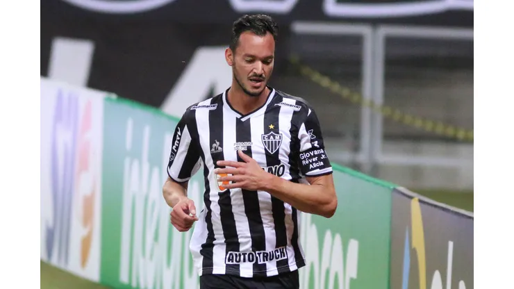 Foto: Fernando Moreno/AGIF - Réver é questionado sobre renovação no Atlético