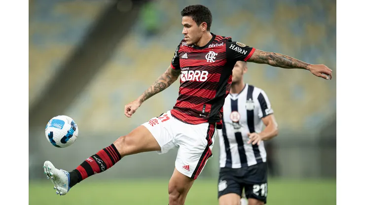 Foto: Jorge Rodrigues/AGIF - Ex-atacante cutuca Pedro no Flamengo