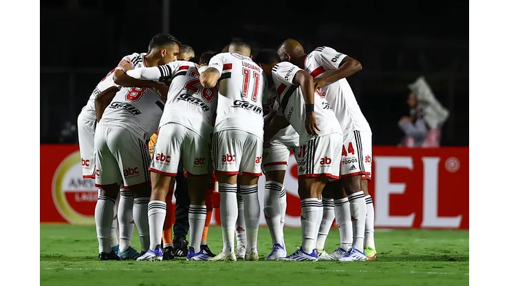 Foto: Marcello Zambrana/AGIF - Desempenho do São Paulo fora do Morumbi é ruim