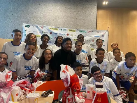 BELA AÇÃO! Marinho distribui chocolates para crianças com necessidades especiais