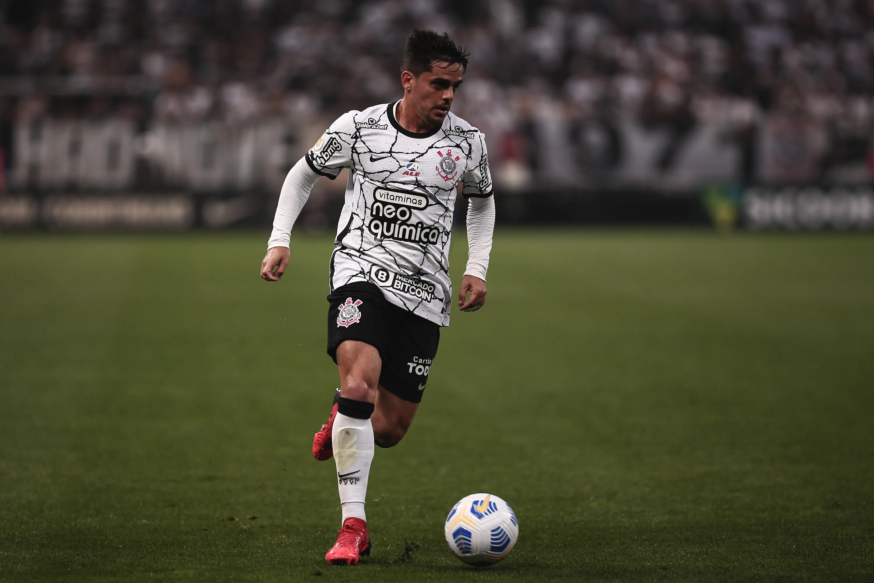 Foto: Ettore Chiereguini/AGIF – Fagner exalta trabalho de Vitor Pereira
