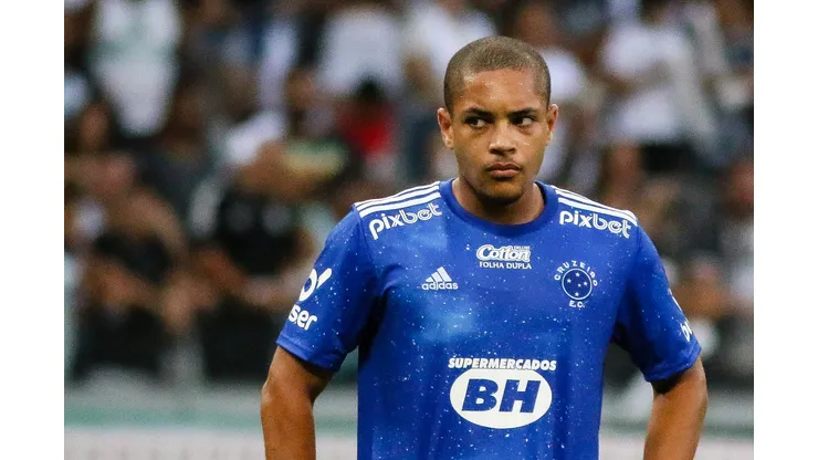 Foto: Fernando Moreno/AGIF - Vitor Roque, ex-atacante do Cruzeiro