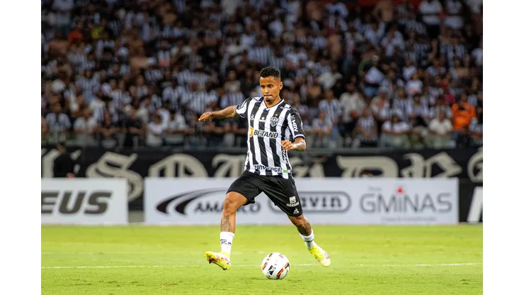 Foto: Alessandra Torres/AGIF - Allan em jogo pelo Atlético-MG