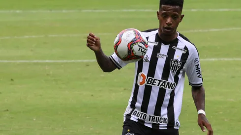Foto: Fernando Moreno/AGIF - Tchê Tchê está próximo de acerto com o Botafogo