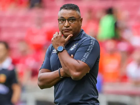 Roger Machado avalia atacante e sugere 'observar' medalhões do Grêmio