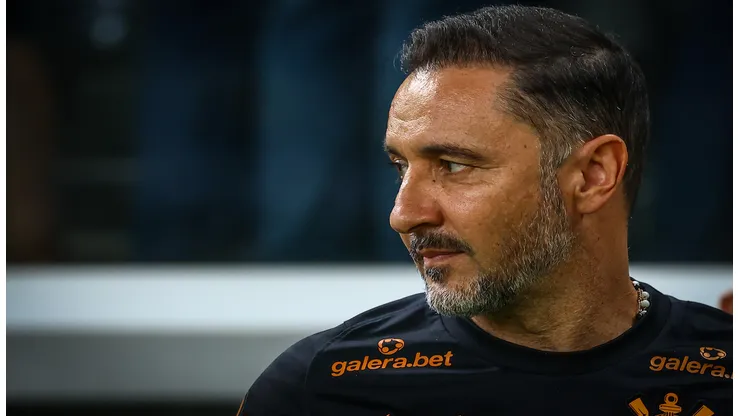 Marcello Zambrana/AGIF - Vítor Pereira, técnico do Corinthians