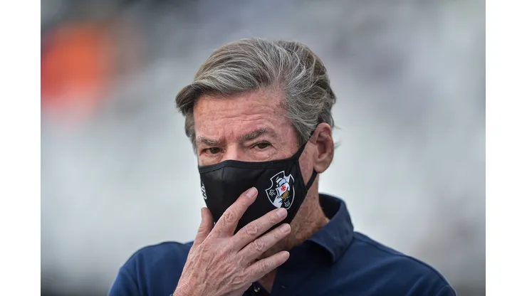 Foto: Thiago Ribeiro/AGIF- Jorge Salgado e membros da diretoria alertam para necessidade de evolução do time.