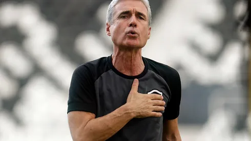 Foto: Vitor Silva/ Flicker Botafogo- Luís Castro começa a mexer nas peças do elenco