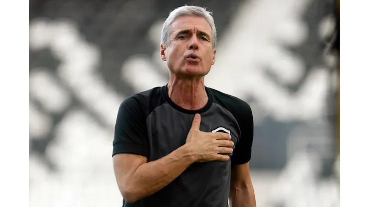 Foto: Vitor Silva/ Flicker Botafogo- Luís Castro começa a mexer nas peças do elenco