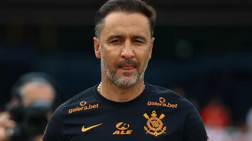 Foto: Marcello Zambrana/AGIF/Vítor Pereira em jogo pelo Corinthians