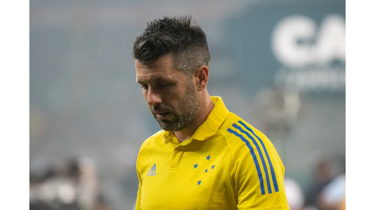 Alessandra Torres/AGIF - Paulo Pezzolano, técnico do Cruzeiro