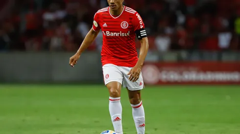 Foto: Maxi Franzoi/AGIF – Taison desfalca o Internacional contra o Atlético-MG