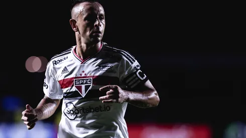 Foto: Ettore Chiereguini/AGIF – Rafinha avaliou o desempenho do São Paulo no Paulistão