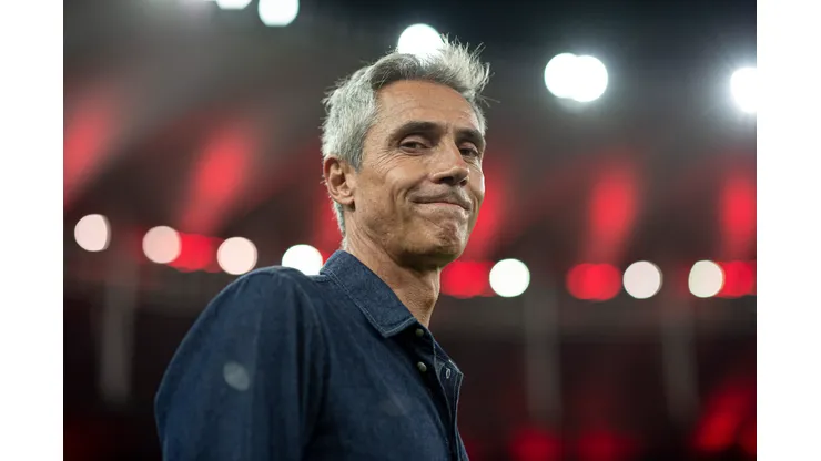 Foto: Jorge Rodrigues/AGIF- Paulo Sousa enfrenta dificuldades para controlar o elenco