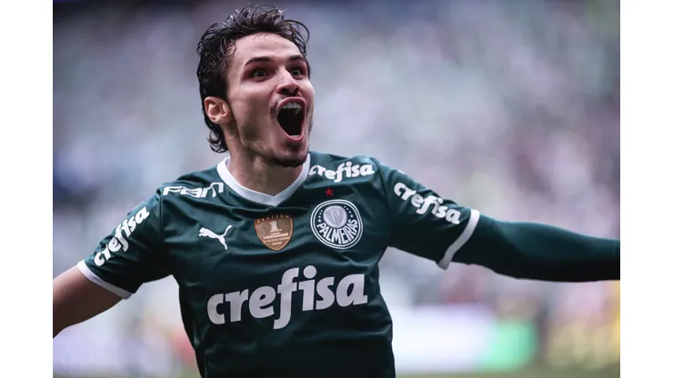 Foto: (Ettore Chiereguini/AGIF) - Raphael Veiga tem sido a cara do sucesso do Palmeiras tanto dentro, quanto fora de campo