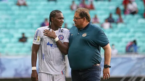Foto: (Renan Oliveira/AGIF) – Ansioso para voltar a atuar pelo Bahia, Rodallega depende da decisão de Guto Ferreira