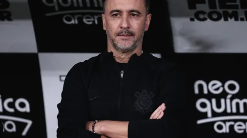 Foto: Ettore Chiereguini/AGIF - Vitor Pereira é comunicado sobre possível desfalque do Corinthians