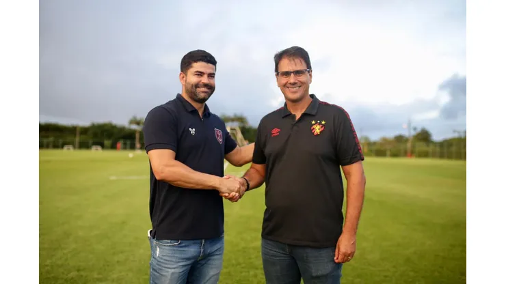 Foto: (Twitter Oficial Sport/Anderson Stevens) - Sport e Leão deram uma 'aula' de futebol nesta segunda (30)