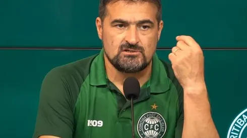 Reprodução/TV Coxa – Toro Acuña, técnico auxiliar do Coritiba