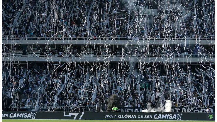 Thiago Ribeiro/AGIF - Torcida do Botafogo no Engenhão