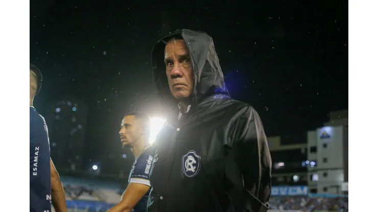 Foto: (Fernando Torres/AGIF) - Paulo Bonamigo tem desfalques certos no Remo para enfrentar o Floresta
