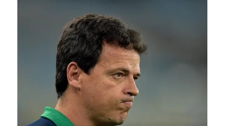 Foto: Thiago Ribeiro/AGIF- Diniz abriu o jogo sobre a posição e explicou a ausência dos jogadores