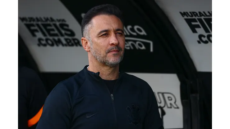 Marcello Zambrana/AGIF - Vítor Pereira, técnico do Corinthians