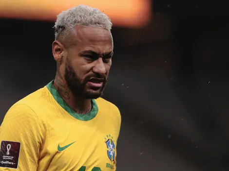 Neymar leva drible desconcertante de jogadora de freestyle durante ação do PSG