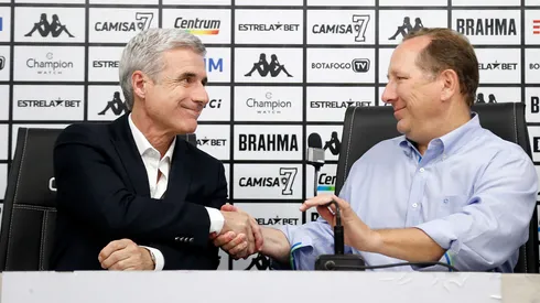Foto: Flickr Oficial Botafogo FR/Vítor Silva | Textor vai atrás de camisa 10